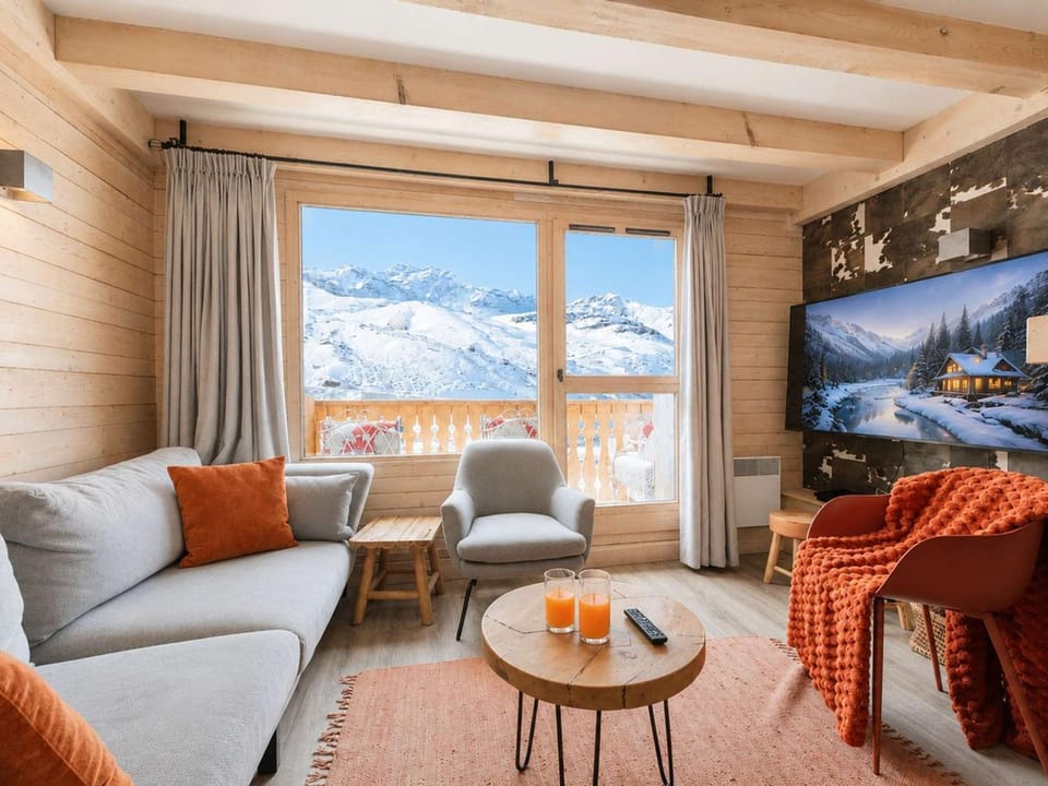 Somptueux chalet 130 m², 11 pers, vue montagnes, cheminée, 5 chambres - FR-1-545-27 Chalet in Les Allues