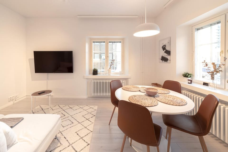 TV and multimedia, Living room, Dining area