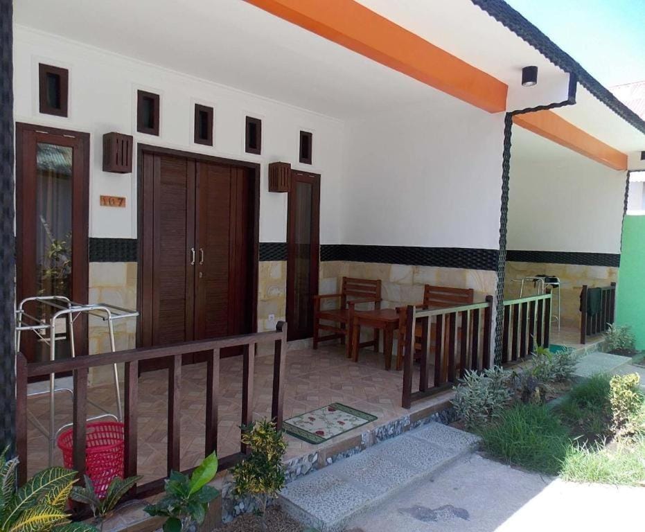 Five Time Homestay Vacation rental in Pemenang
