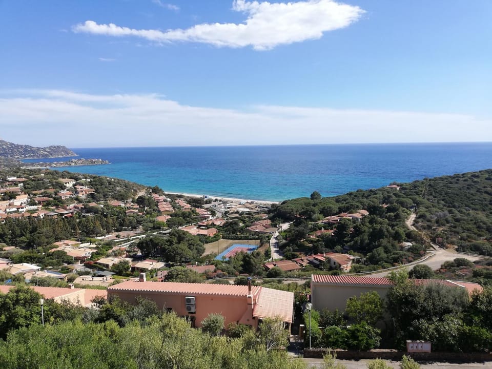 Day, Summer, Balcony/Terrace, Living room, Photo of the whole room, City view, Mountain view, Sea view