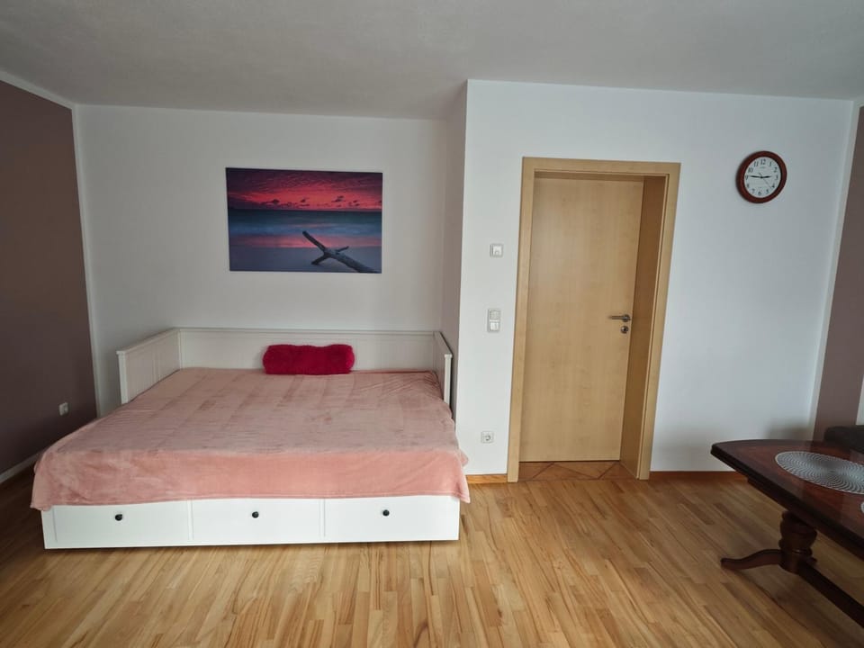 Bed, Living room