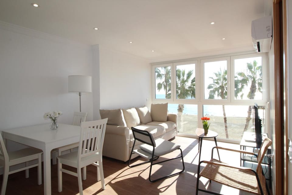 Living room, Sea view