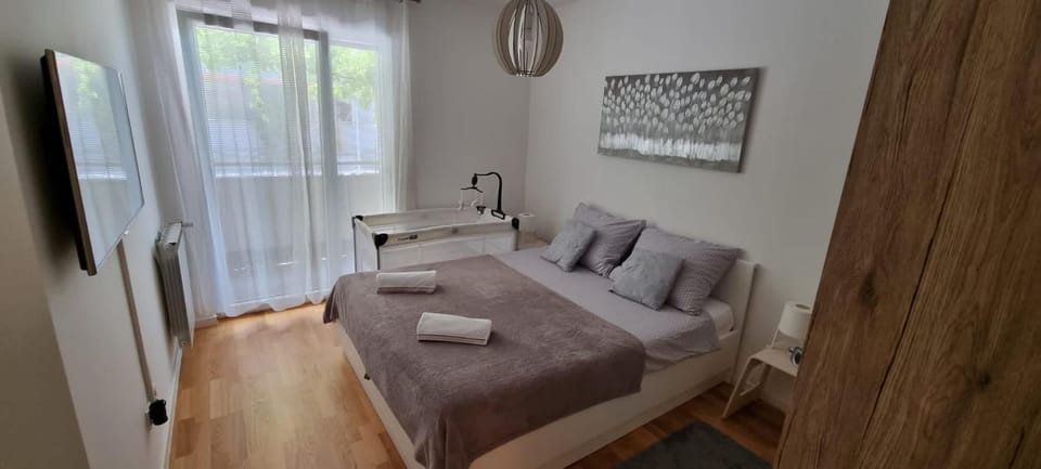 Bed, Bedroom, cot