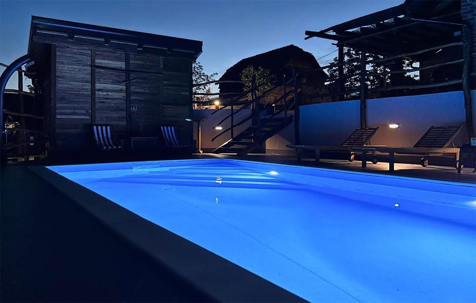 Swimming pool