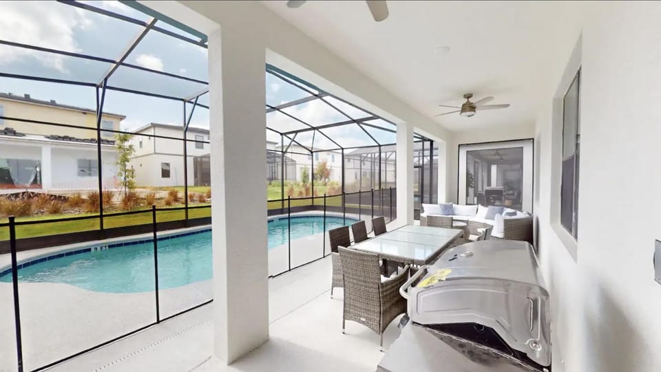 BRAND NEW! 8Bed - 8Bath-Private Pool & Spa - Convention Center Sea World Apartment in Kissimmee