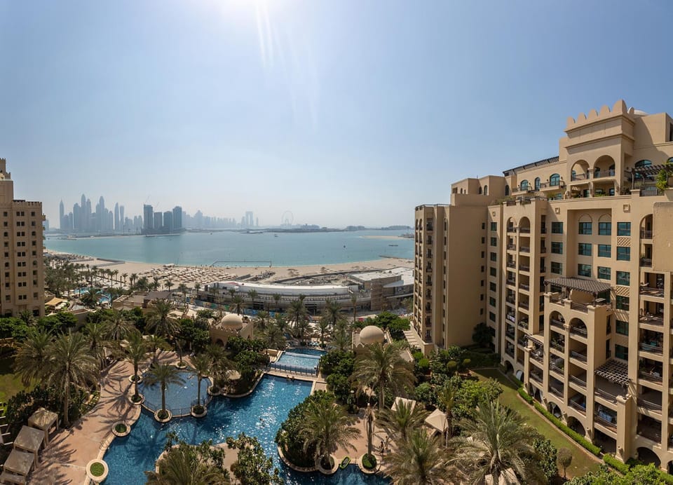 Bird's eye view, Pool view