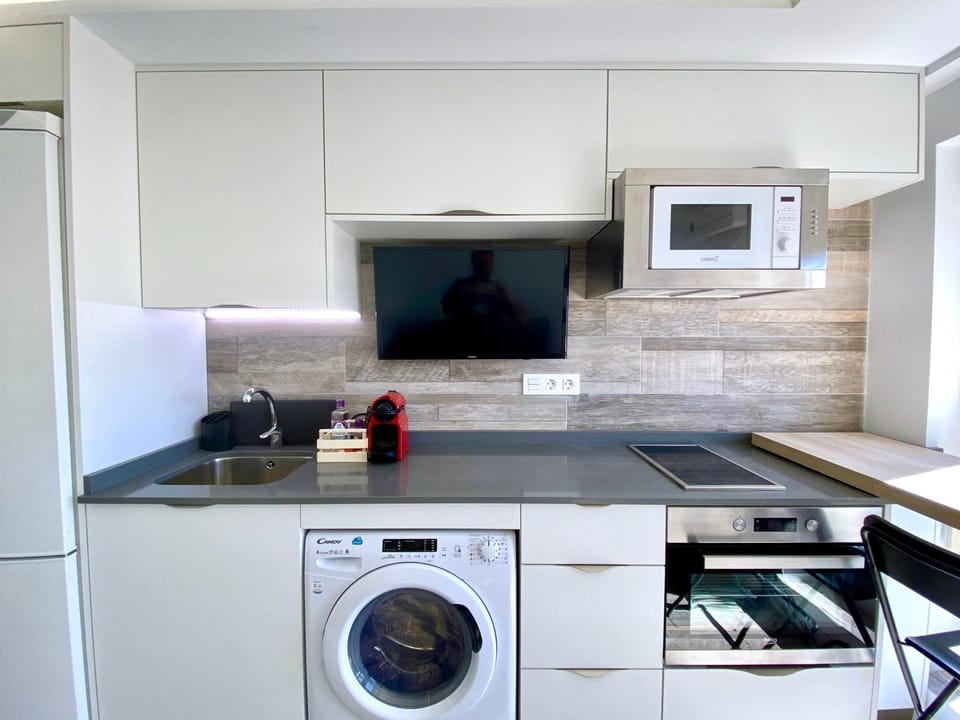 Kitchen or kitchenette
