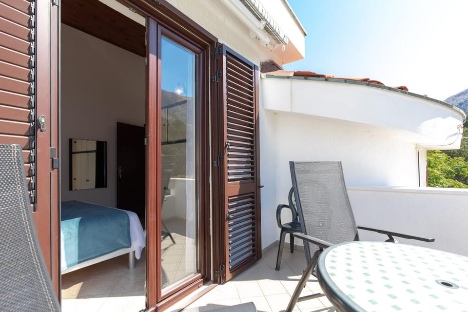 Day, Balcony/Terrace, sunbed