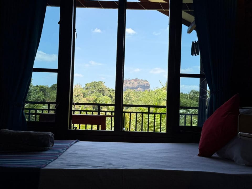 Bed, Natural landscape, View (from property/room), Balcony/Terrace, Photo of the whole room, Bedroom, Mountain view