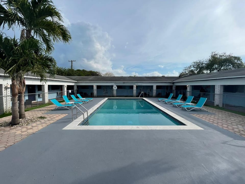 Property building, Pool view, Swimming pool, Swimming pool
