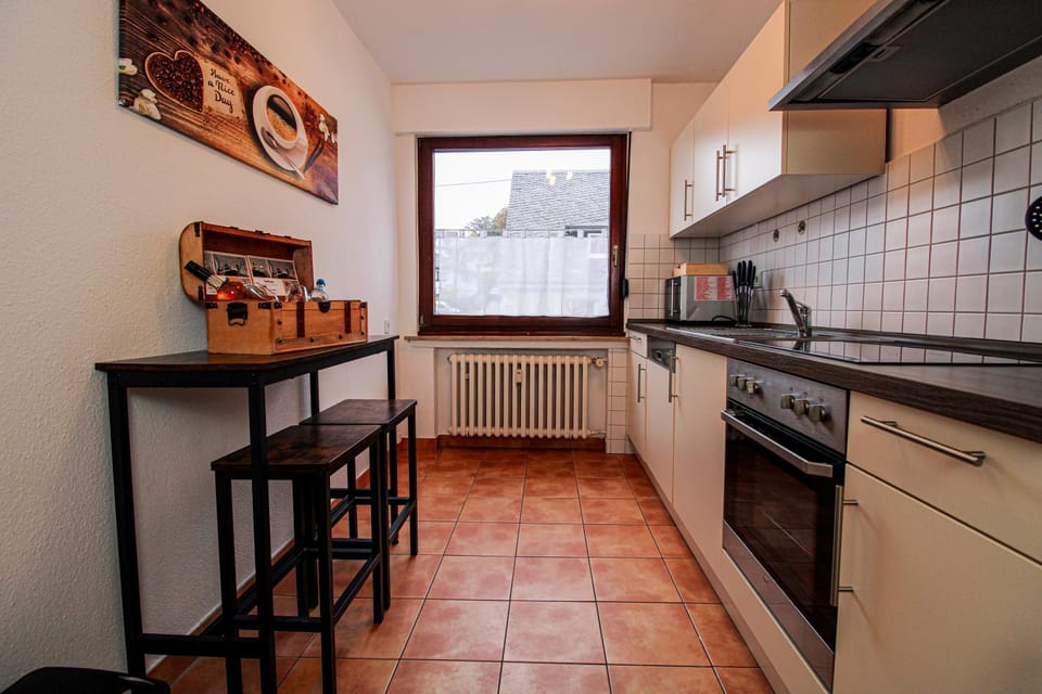 Seating area, Drinks, stove, kitchen