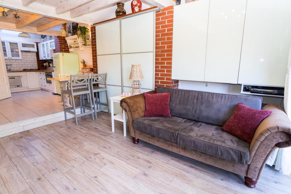 Living room, Entertainment