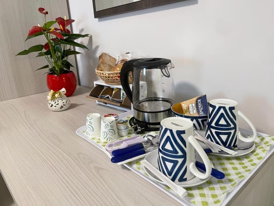 Coffee/tea facilities, Breakfast