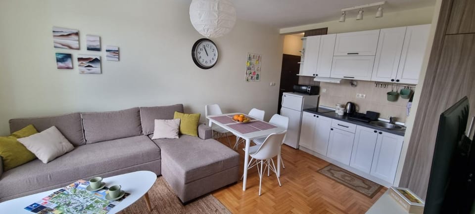 Apartman Kraljevi cardaci 5b-32 Apartment in Serbia