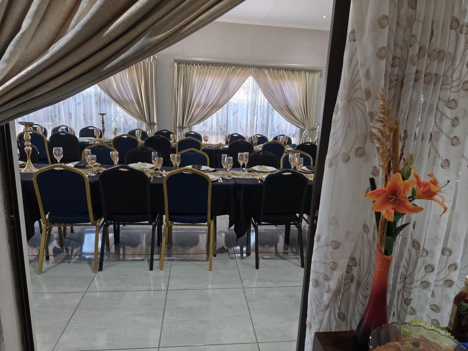 LALA POA GUEST HOUSE Bed and Breakfast in North West, South Africa