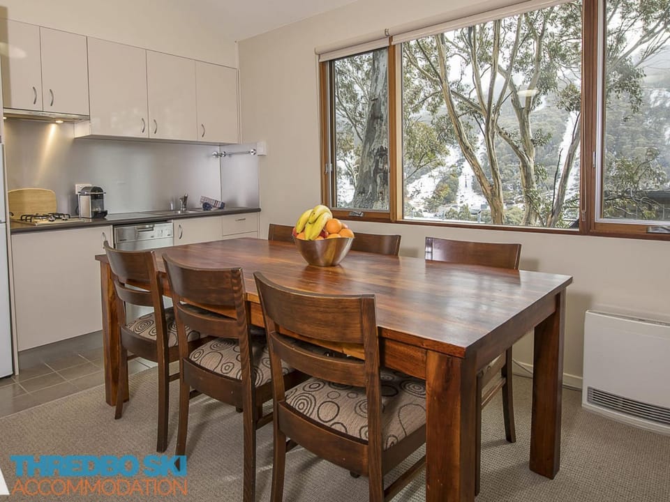 Dining area, kitchen