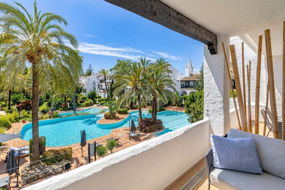 Property building, Swimming pool