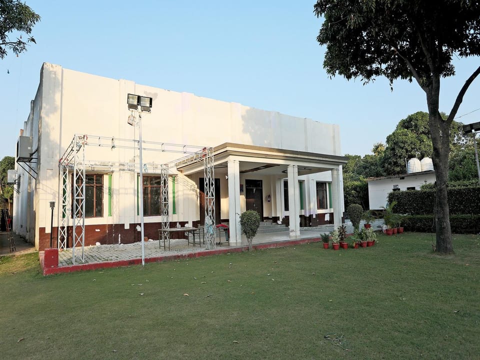 Facade/entrance