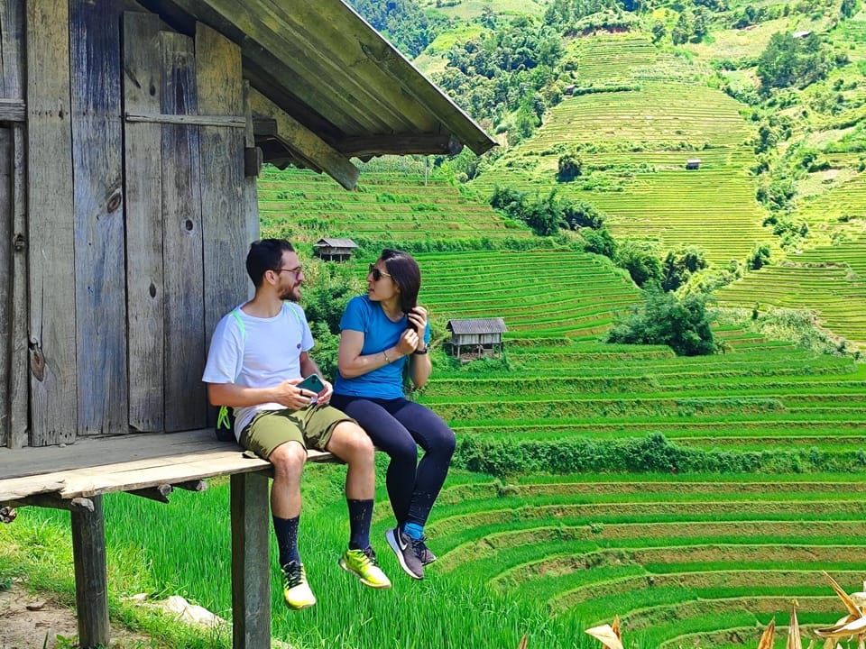 Nearby landmark, People, Neighbourhood, Natural landscape, Activities, Activities, Guests, group of guests