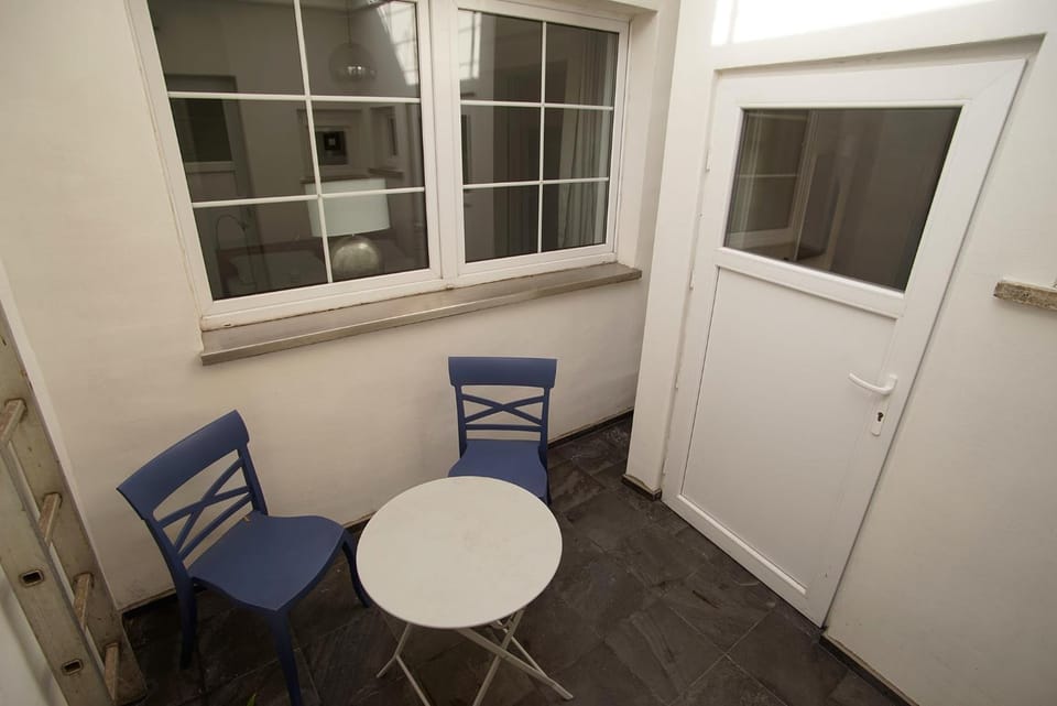 Patio, Seating area