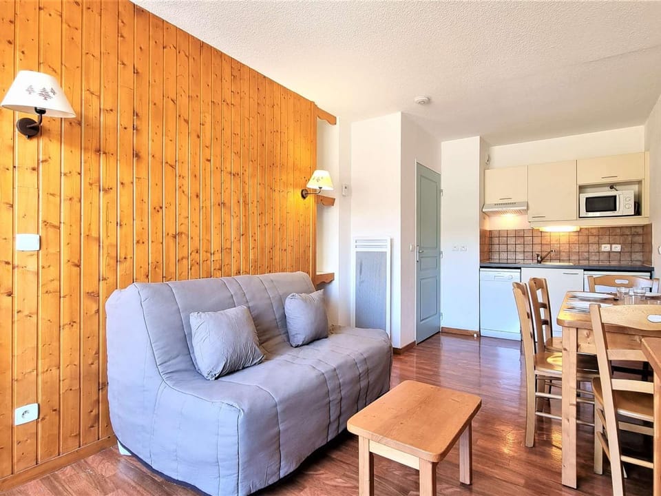 Appartement cosy avec terrasse, proche télésiège et piscine - 4 pers, Wifi inclus, Dévoluy - FR-1-525-217 Apartment in Provence-Alpes-Côte d'Azur