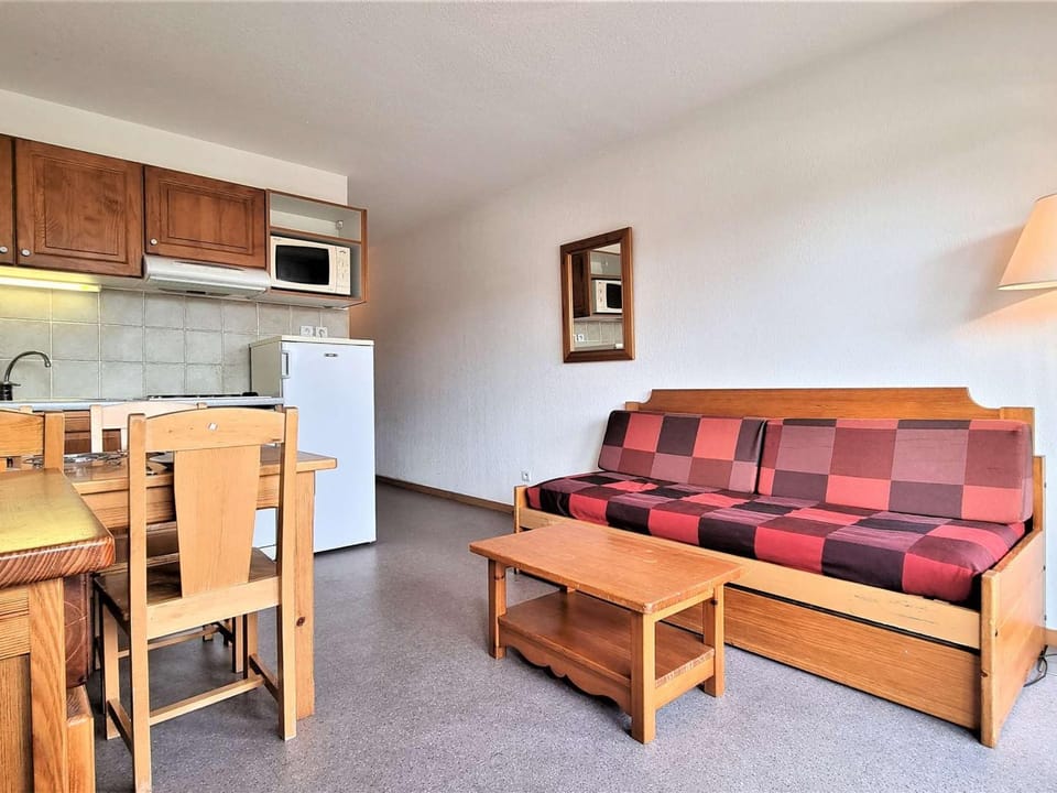 Studio Cabine 4 pers - Près des Pistes & Commerces - FR-1-525-220 Cabin in Provence-Alpes-Côte d'Azur