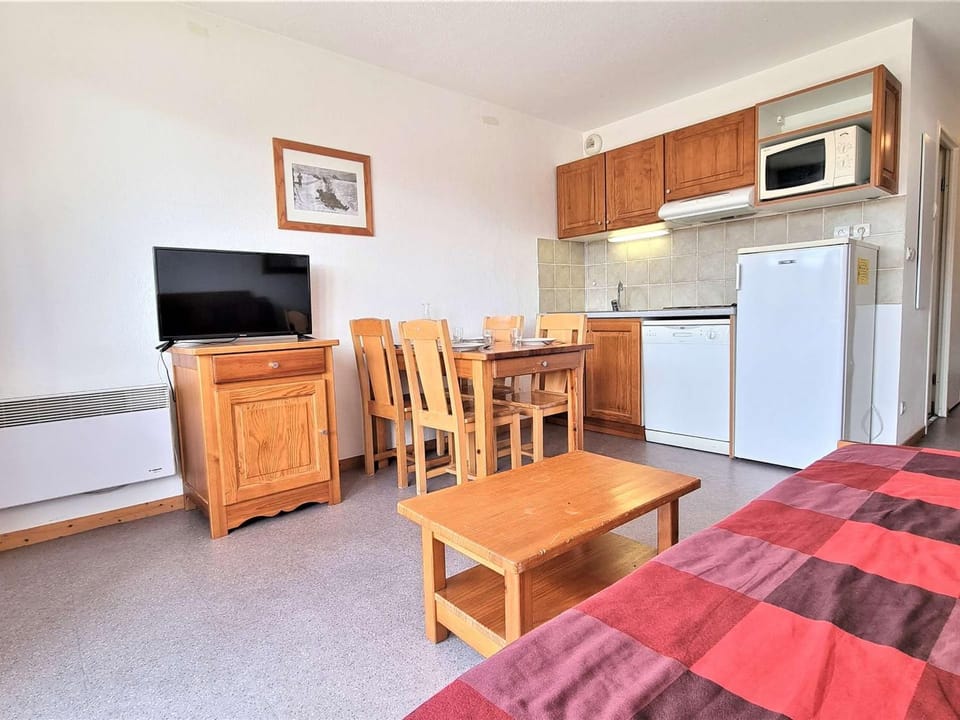 Studio Cabine 4 pers - Près des Pistes & Commerces - FR-1-525-220 Cabin in Provence-Alpes-Côte d'Azur