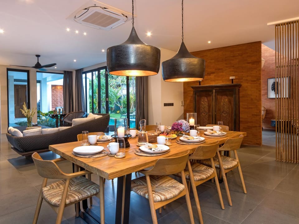 Seating area, Dining area