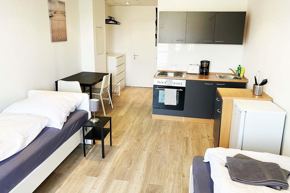 Bed, Photo of the whole room, kitchen