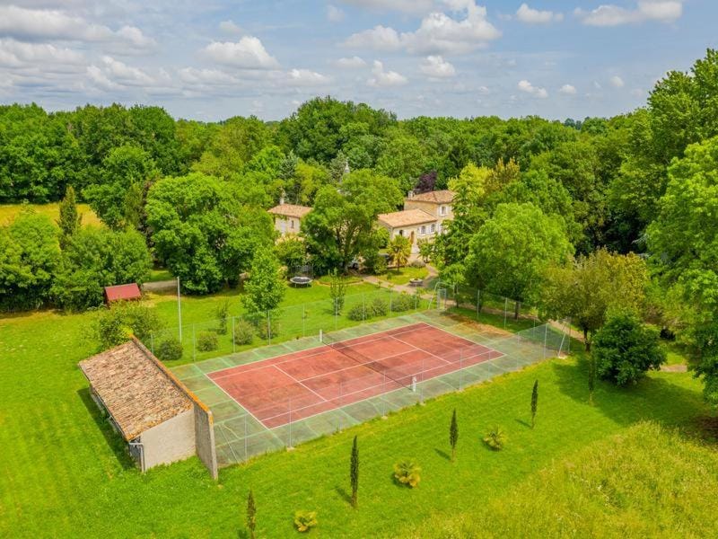 Tennis court