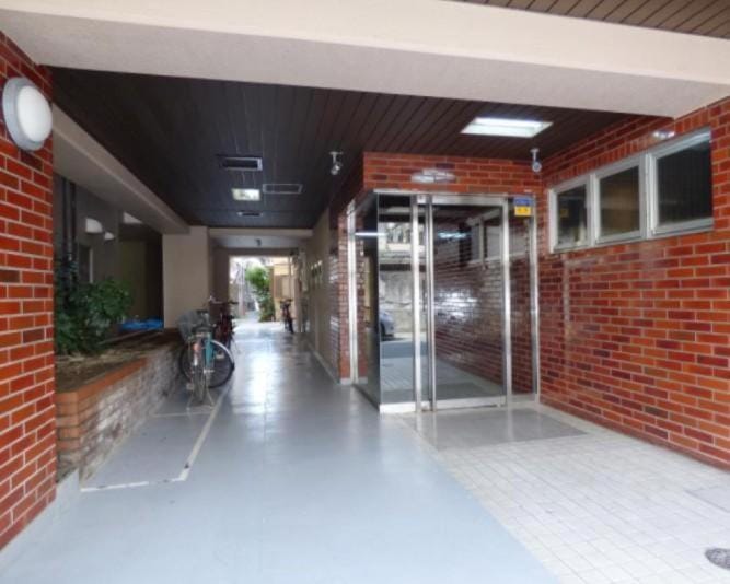 Great location Only 1 minute to St G-18 Ginza Line Apartment in Japan