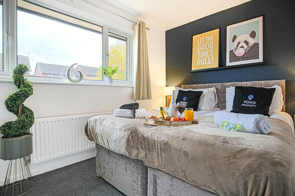 Bed, Bedroom