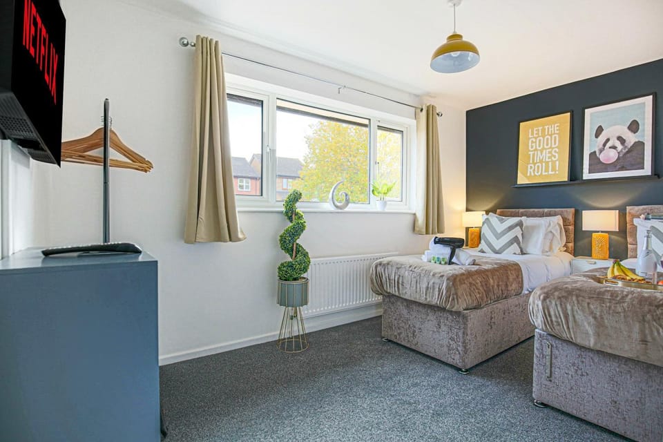 Bed, Bedroom