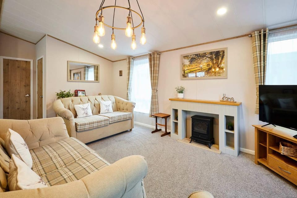 TV and multimedia, Living room, fireplace