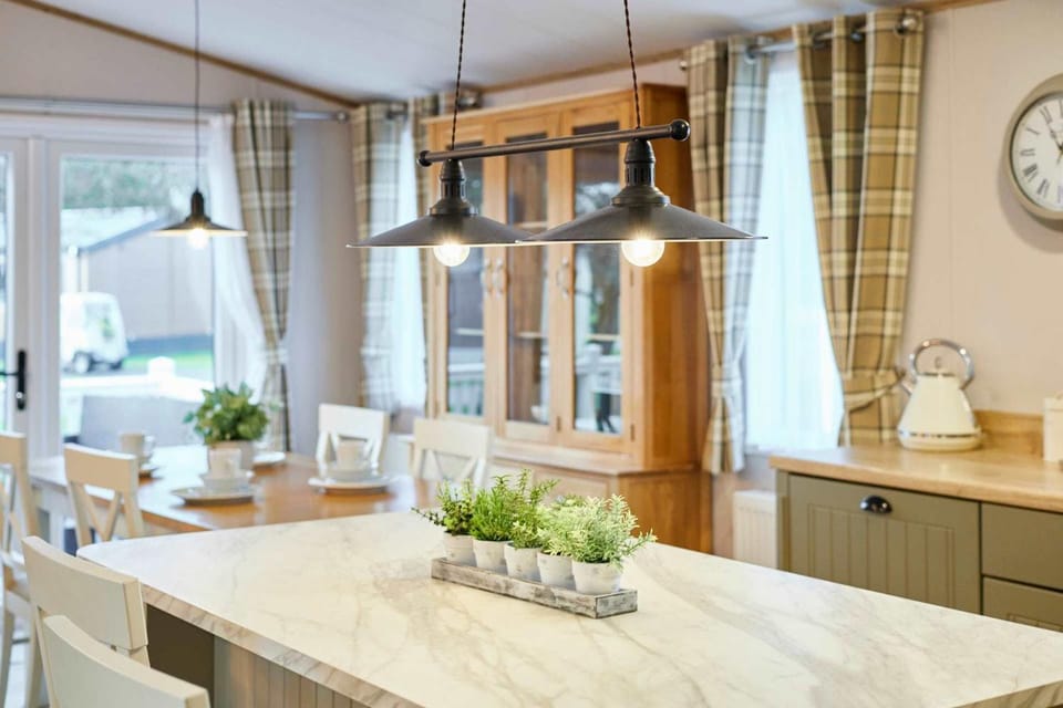 Dining area, kitchen