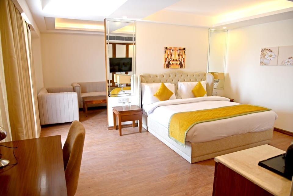 Bed, Photo of the whole room, Bedroom