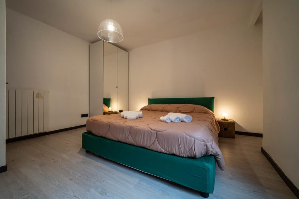 Bed, Photo of the whole room, Bedroom, towels, wardrobe