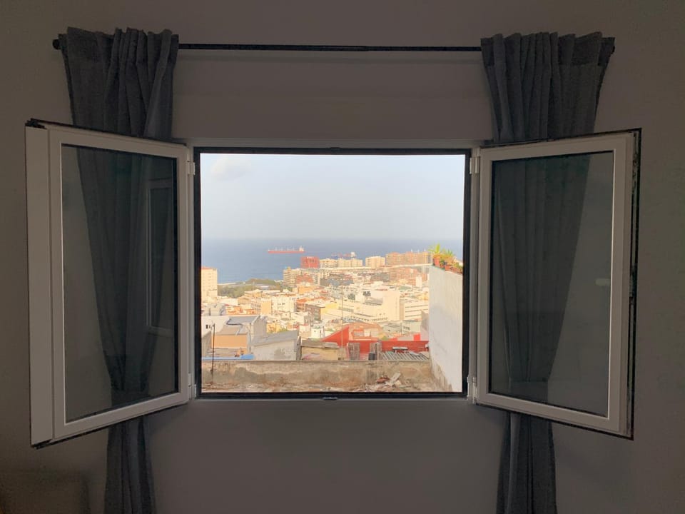 City view, Sea view