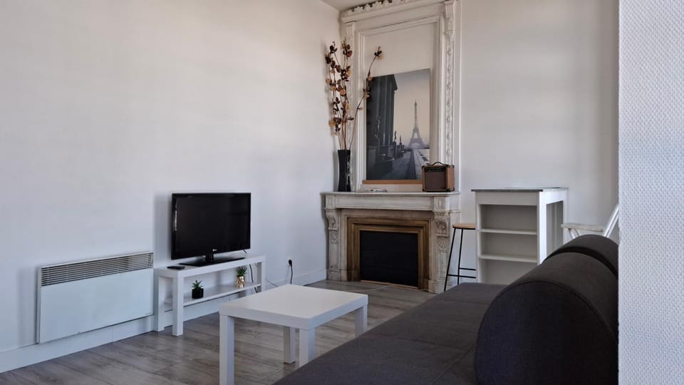 Communal lounge/ TV room, Living room, Seating area