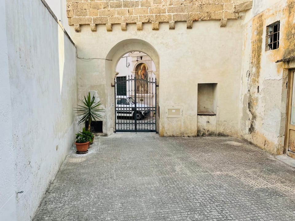 Patio, Facade/entrance, Balcony/Terrace
