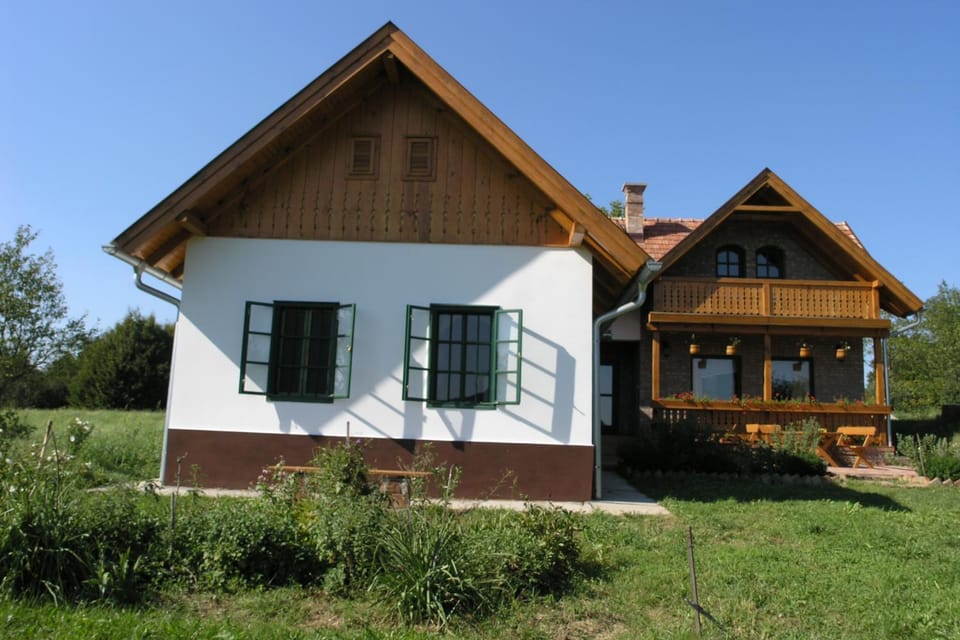 Faluszéli Vendégház - Boncz Porta Bed and Breakfast in Hungary