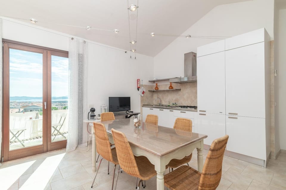 Property building, Kitchen or kitchenette, Living room