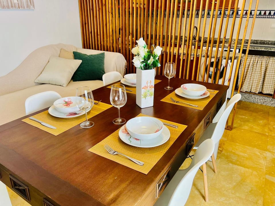 Seating area, Dining area