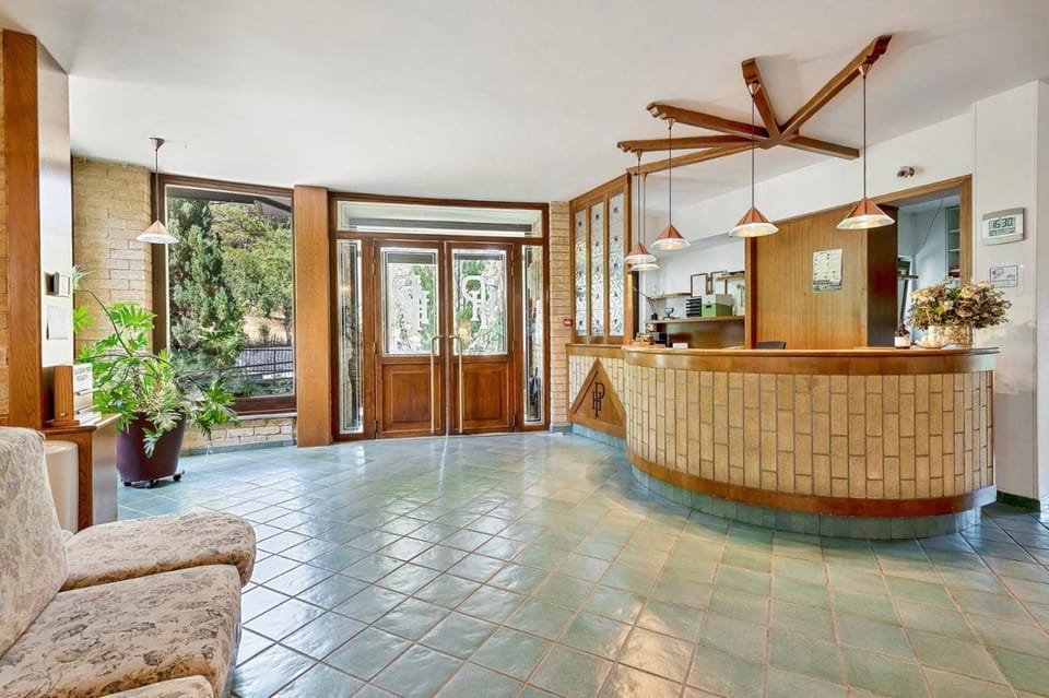 Facade/entrance, Lobby or reception