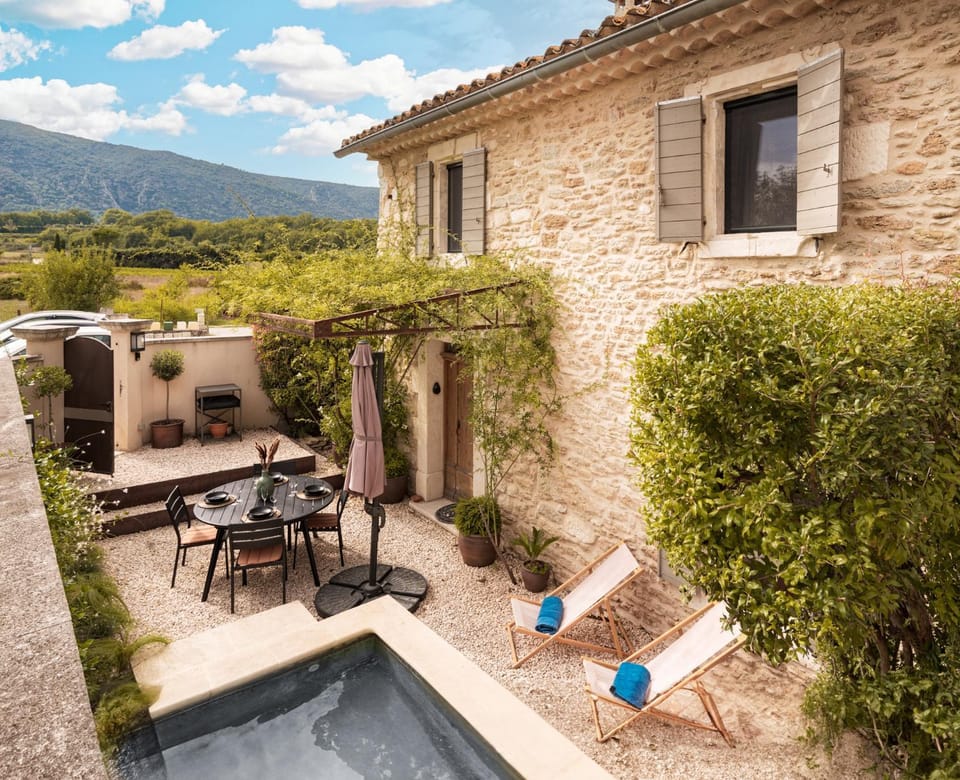Property building, Garden, Garden, Garden view, Garden view, Mountain view, Mountain view, Swimming pool