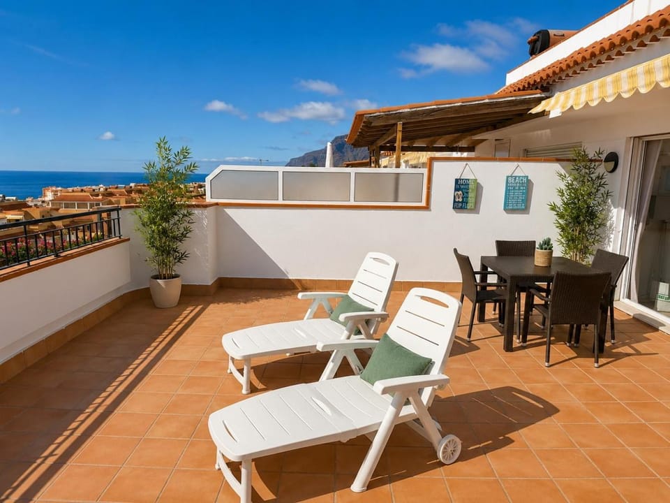 Grand and luxurious duplex with large terrace and amazing sea views Apartment in Canary Islands