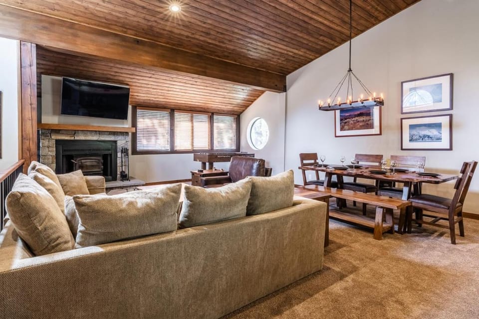 Helios 9N House in Mammoth Lakes