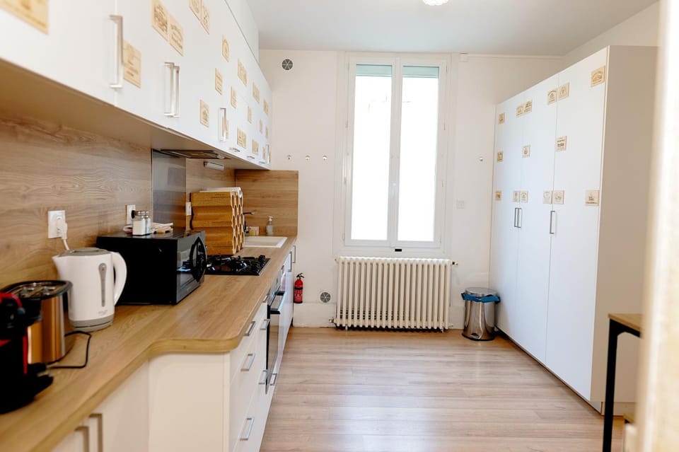 Coffee/tea facilities, Kitchen or kitchenette, dishwasher, internet, minibar, pet friendly, stove, toaster