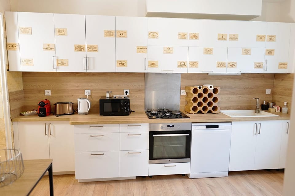 Coffee/tea facilities, Kitchen or kitchenette, dishwasher, minibar, pet friendly, stove, toaster