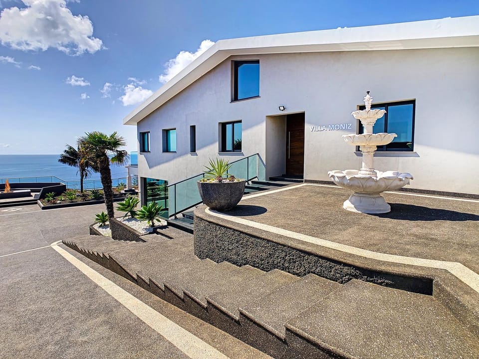 Property building, Patio, Facade/entrance